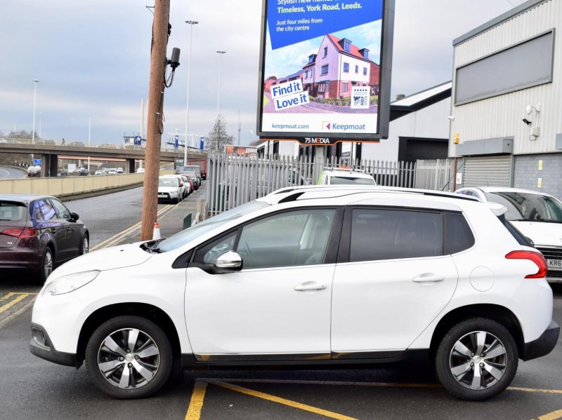 PEUGEOT 2008