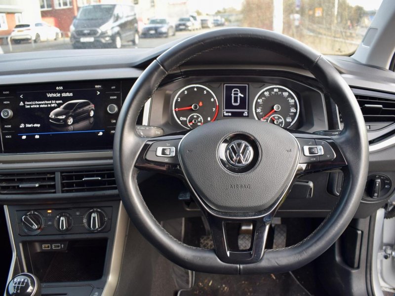 VOLKSWAGEN POLO