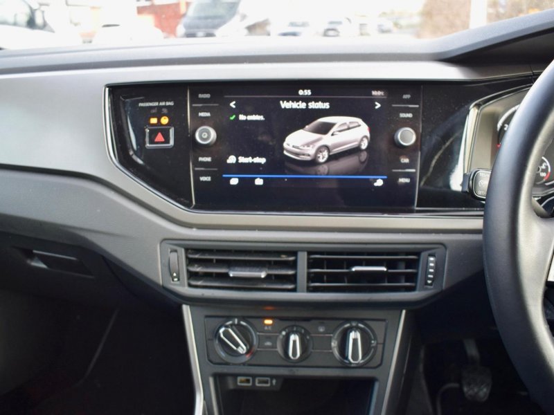 VOLKSWAGEN POLO