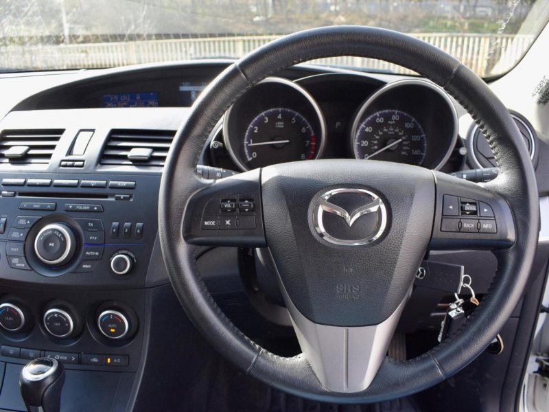 MAZDA MAZDA3