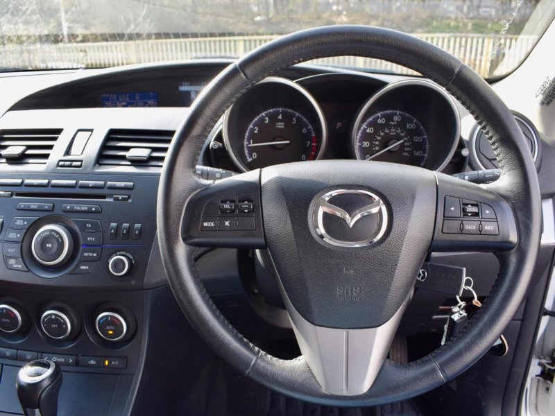 MAZDA MAZDA3