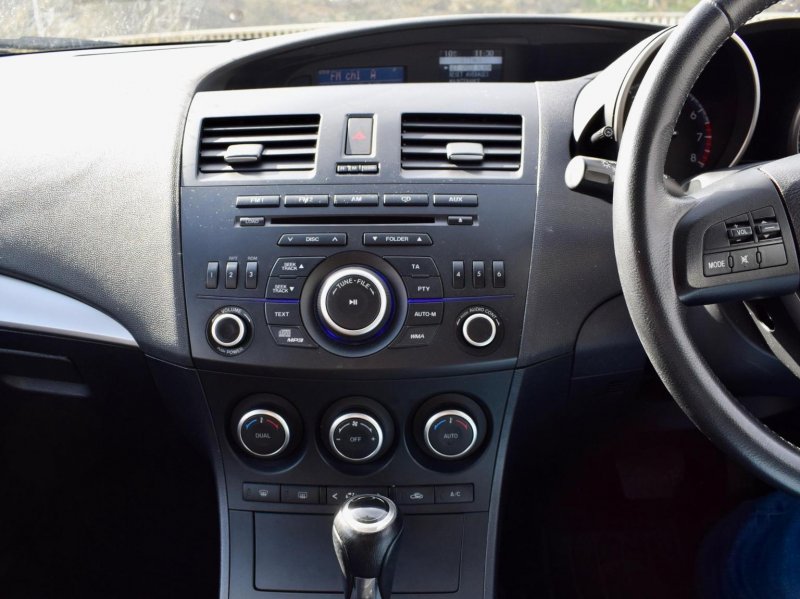 MAZDA MAZDA3