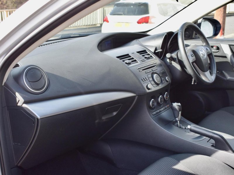 MAZDA MAZDA3
